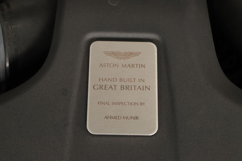 Aston Martin V8 Vantage 2022