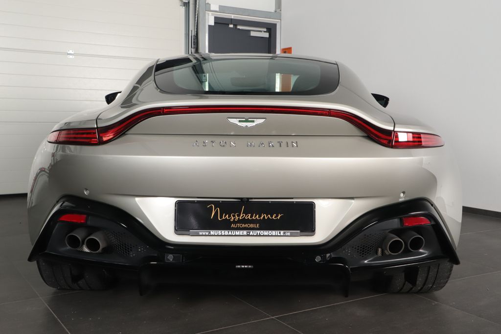 Aston Martin V8 Vantage 2022
