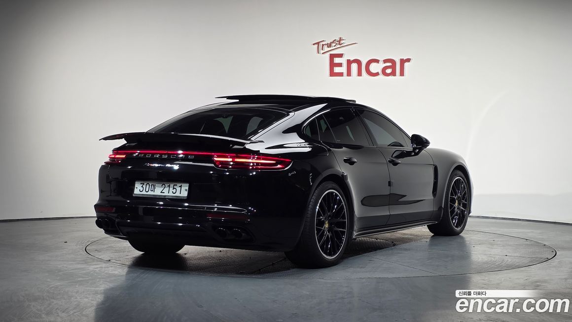 Porsche Panamera 2019