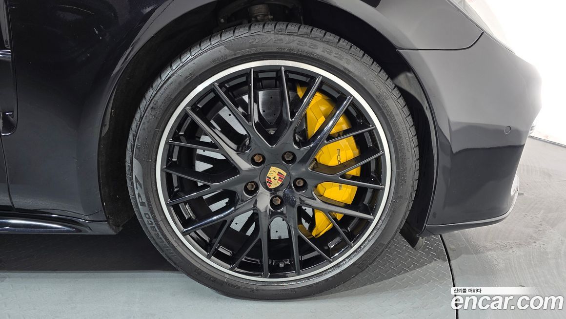 Porsche Panamera 2019