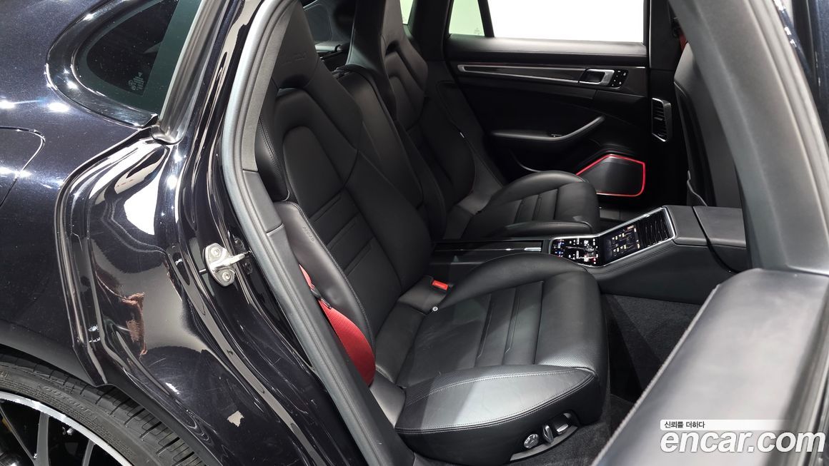 Porsche Panamera 2019