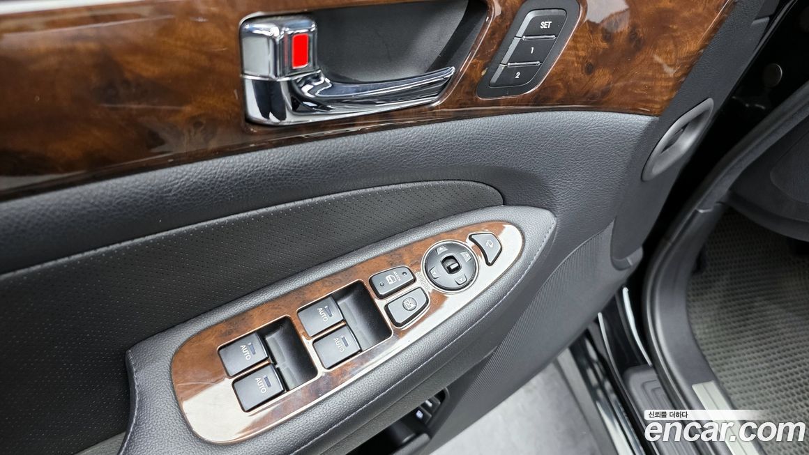 Hyundai Genesis 2009