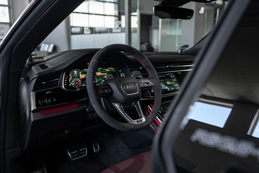 Audi RSQ8 2025