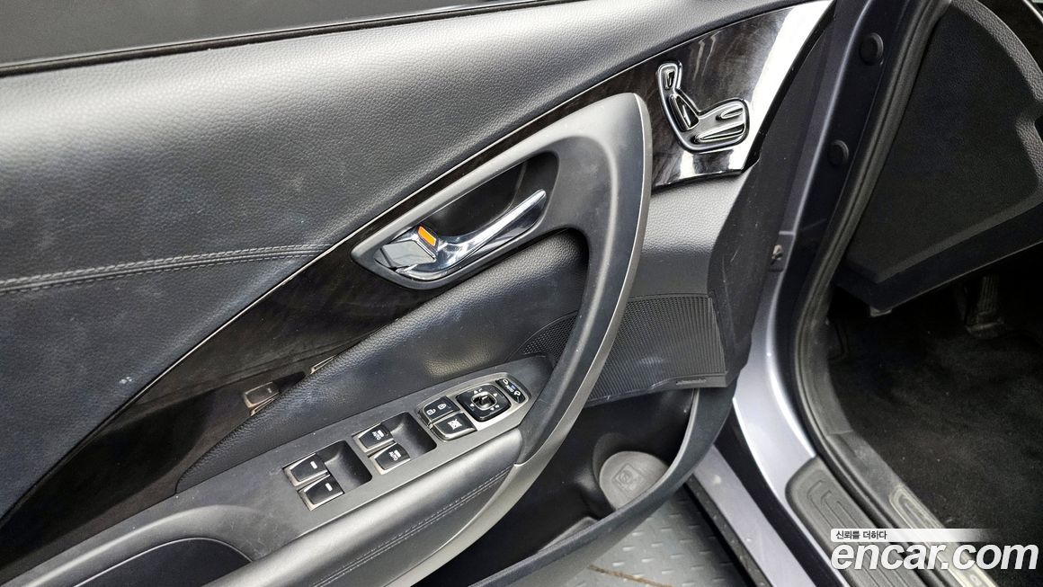 Hyundai Grandeur 2011