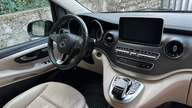 Mercedes-Benz 300 2019