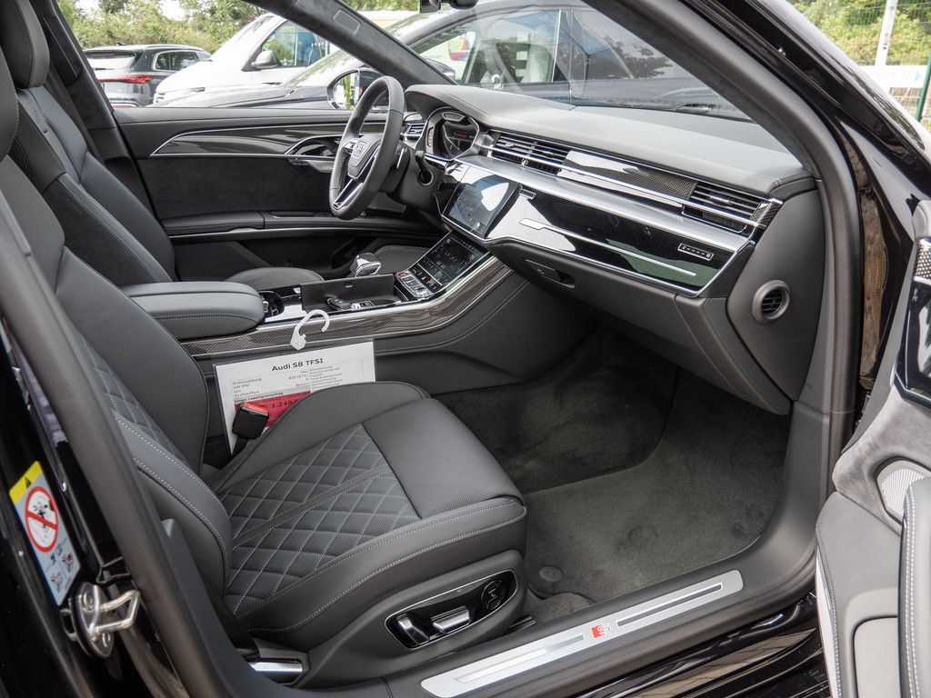 Audi S8 2025