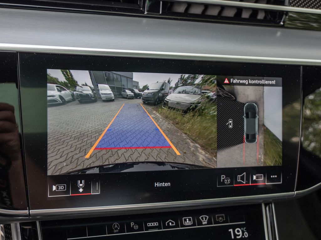 Audi S8 2025