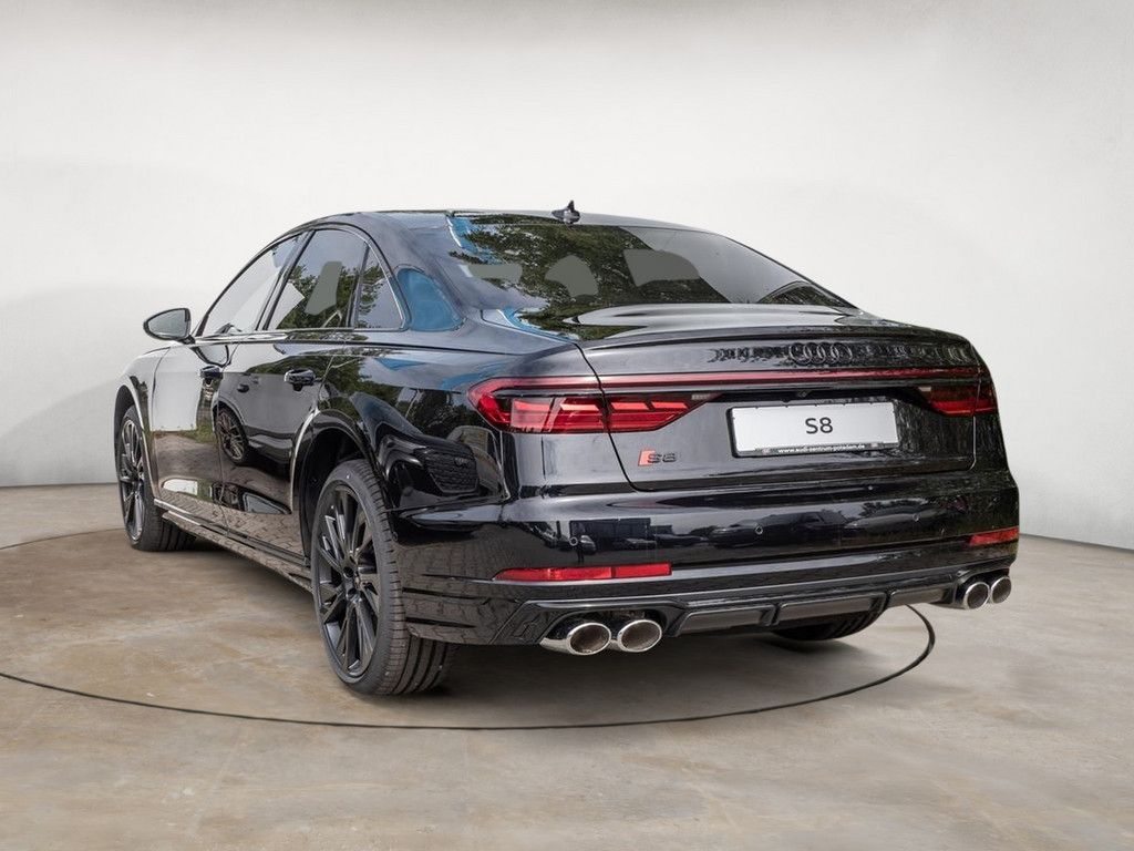 Audi S8 2025