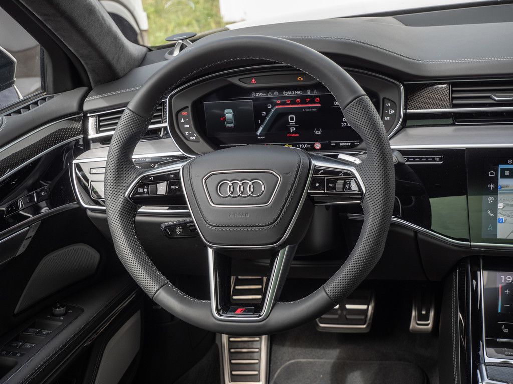 Audi S8 2025