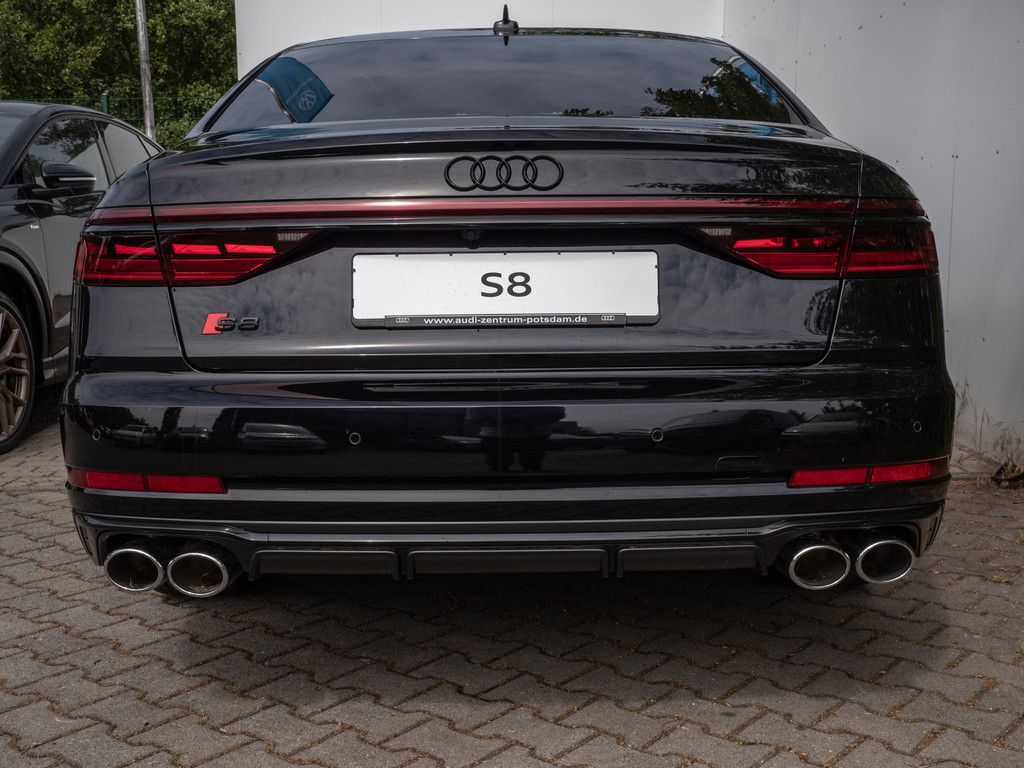 Audi S8 2025