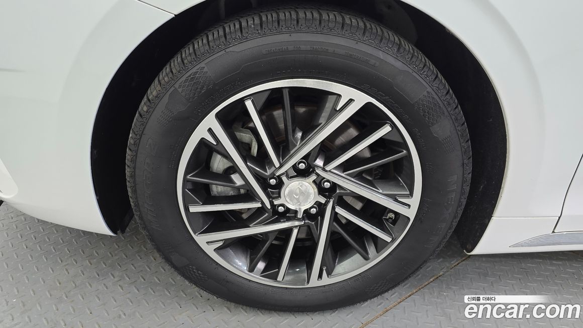 Hyundai Grandeur 2020