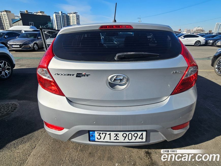 Hyundai Accent 2015