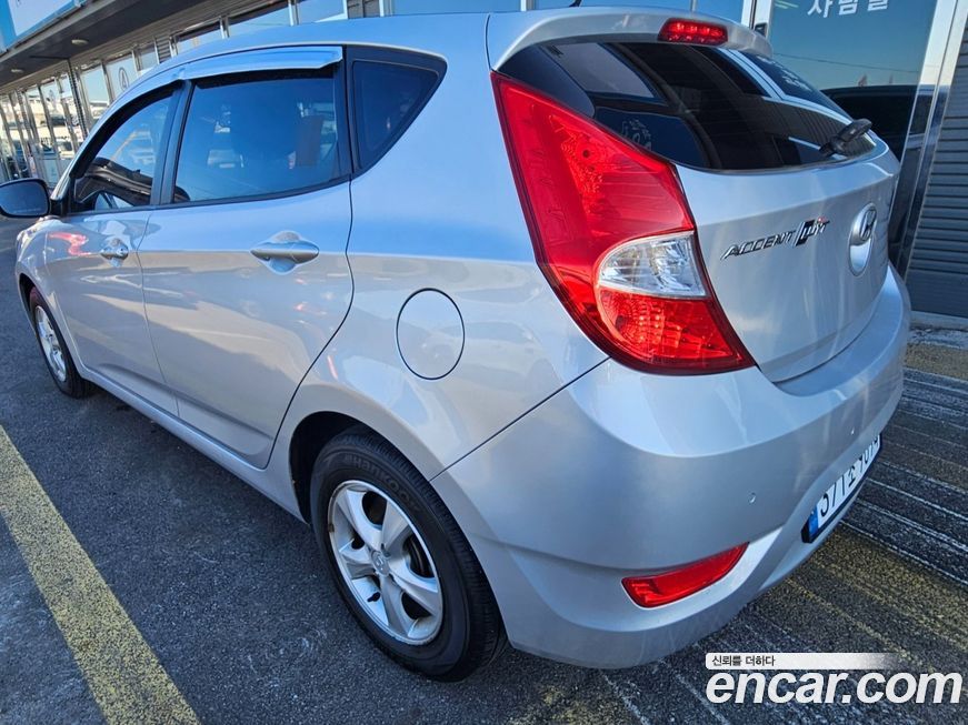 Hyundai Accent 2015
