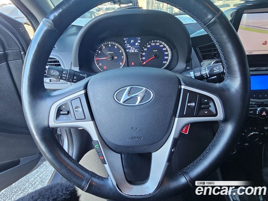 Hyundai Accent 2015