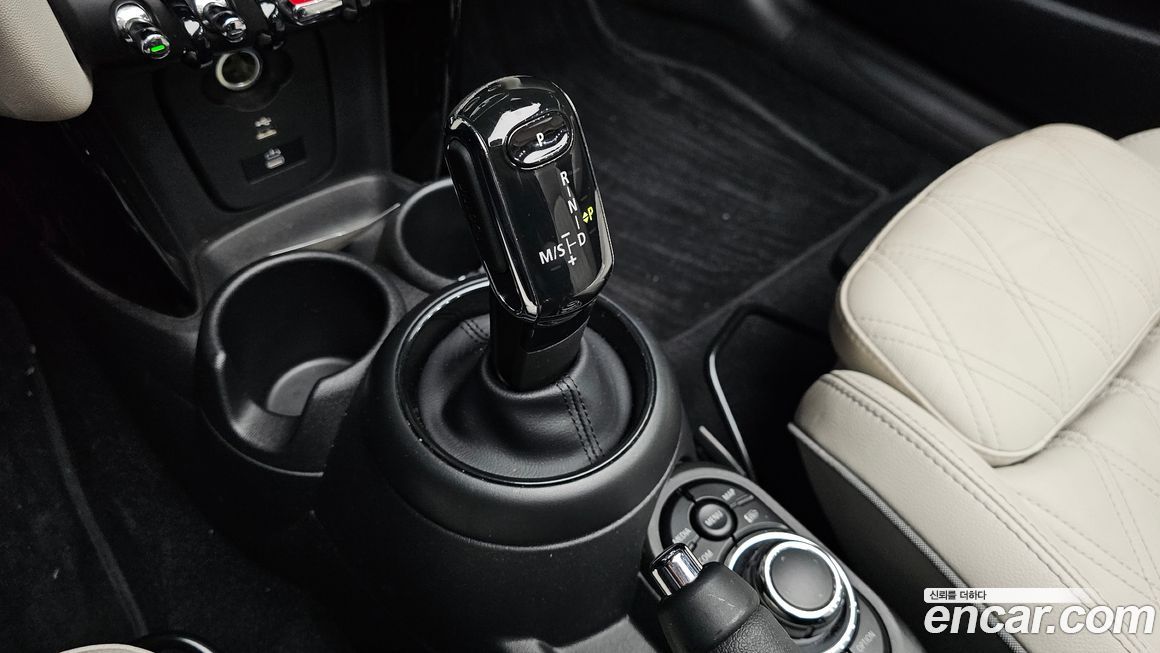 Mini Cooper Convertible 2023