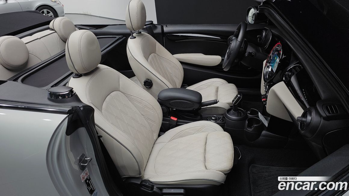 Mini Cooper Convertible 2023