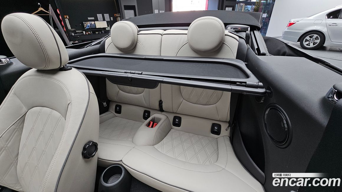 Mini Cooper Convertible 2023