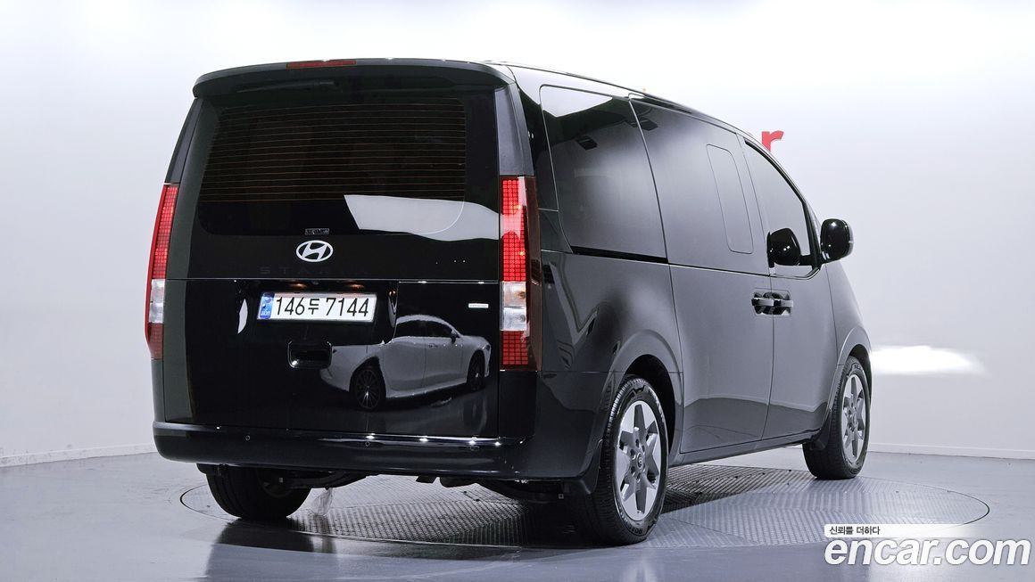 Hyundai Staria 2025