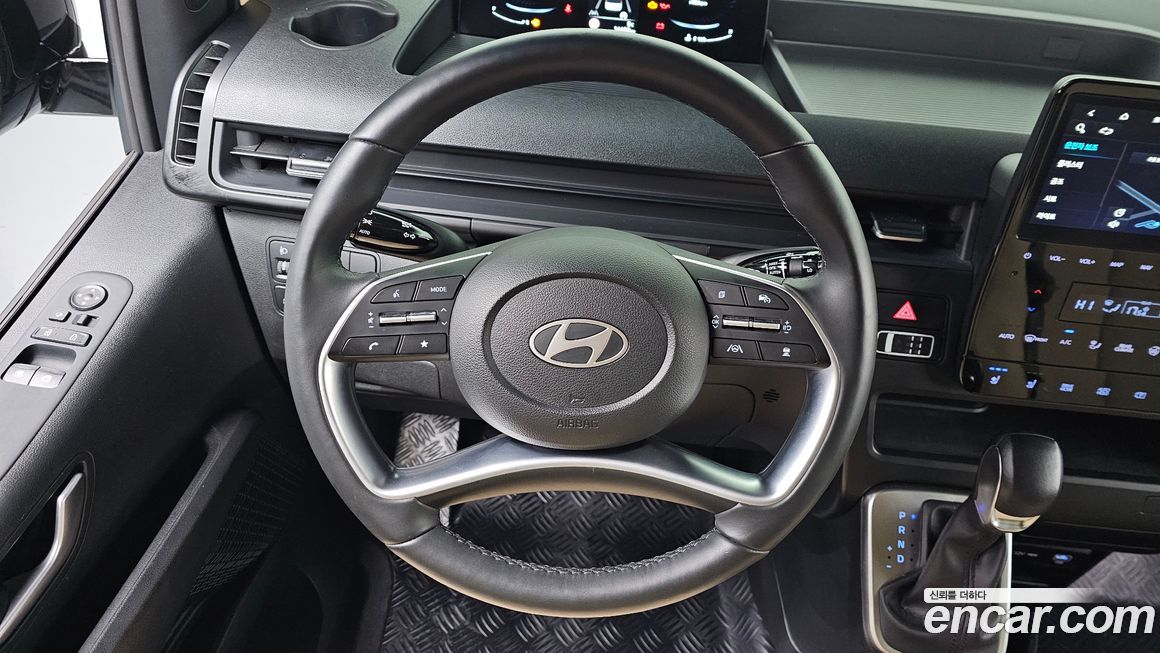Hyundai Staria 2025