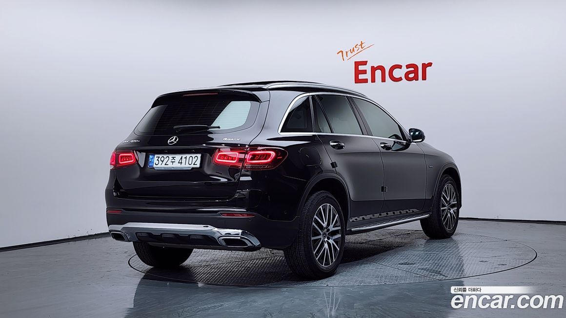 Mercedes-Benz GLC-Class 2021