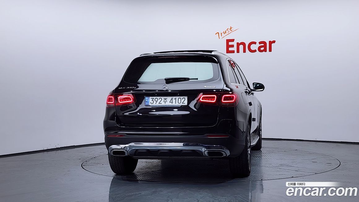 Mercedes-Benz GLC-Class 2021