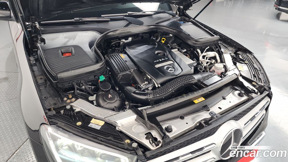 Mercedes-Benz GLC-Class 2021