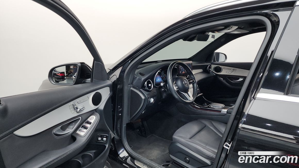 Mercedes-Benz GLC-Class 2021