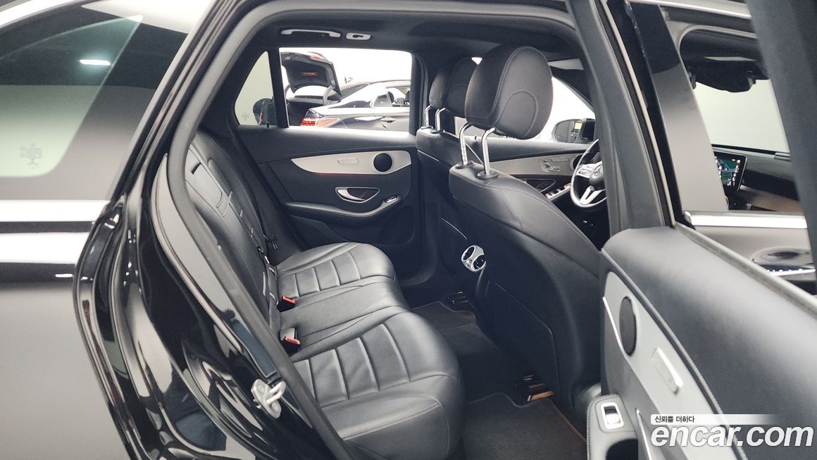 Mercedes-Benz GLC-Class 2021