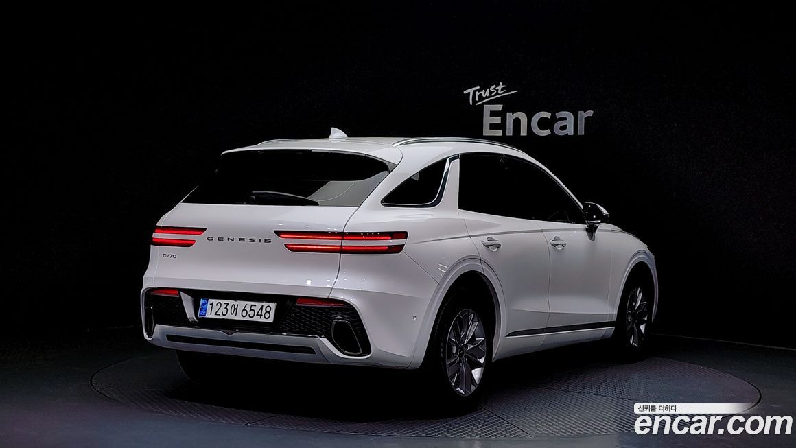 Genesis GV70 2024