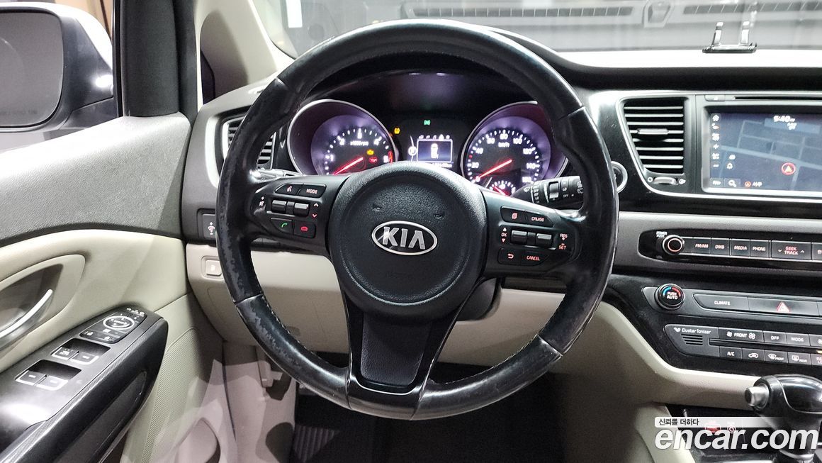 Kia Canival 2015