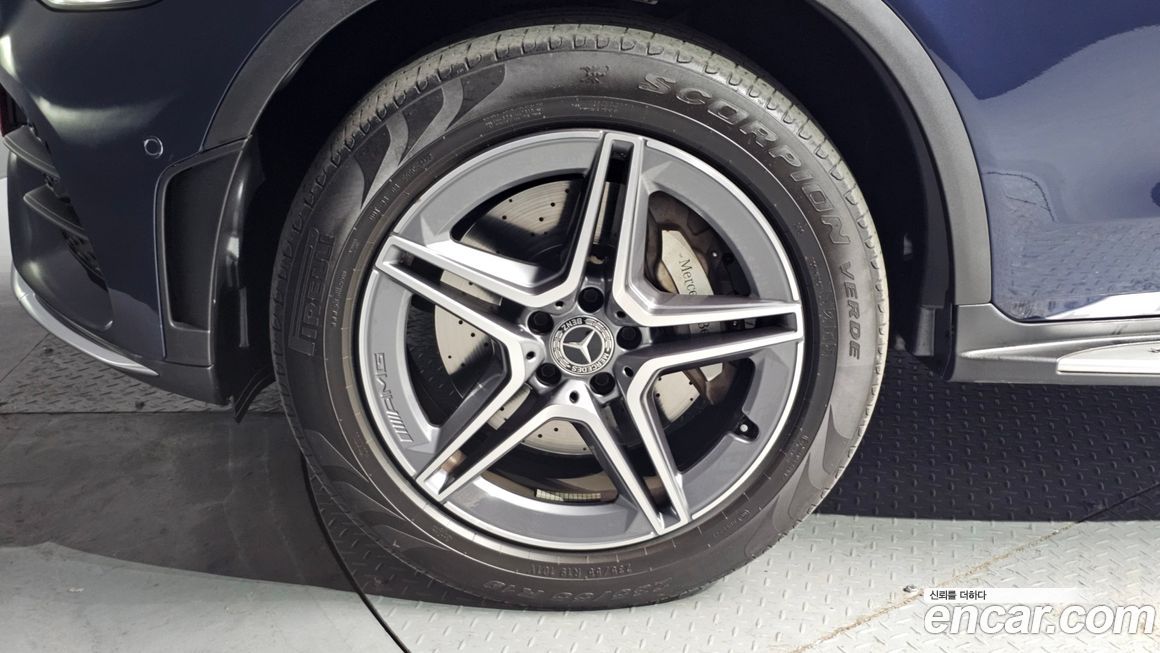 Mercedes-Benz GLC-Class 2023