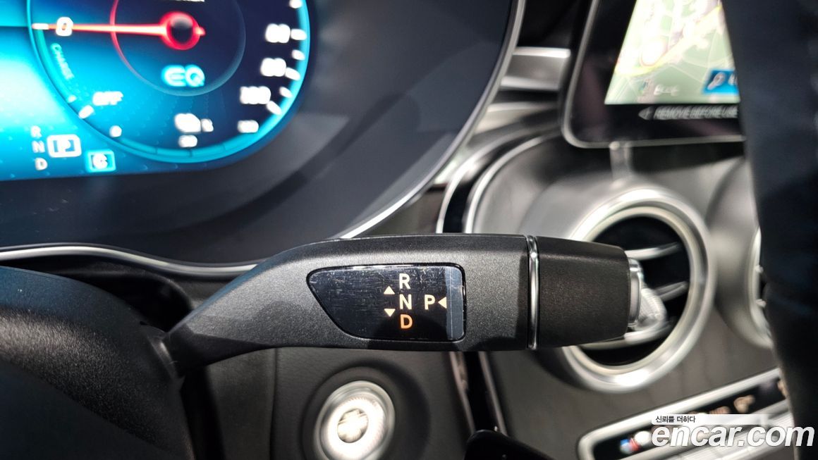 Mercedes-Benz GLC-Class 2023