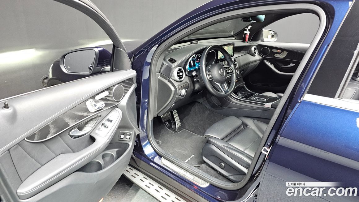 Mercedes-Benz GLC-Class 2023