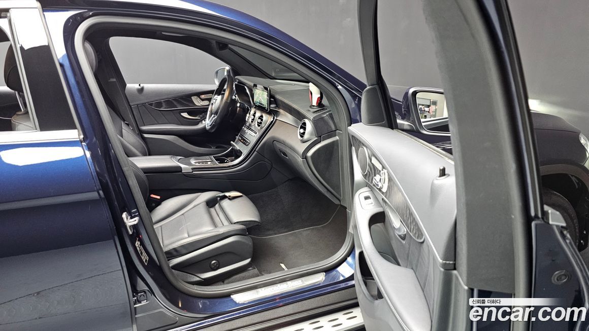 Mercedes-Benz GLC-Class 2023