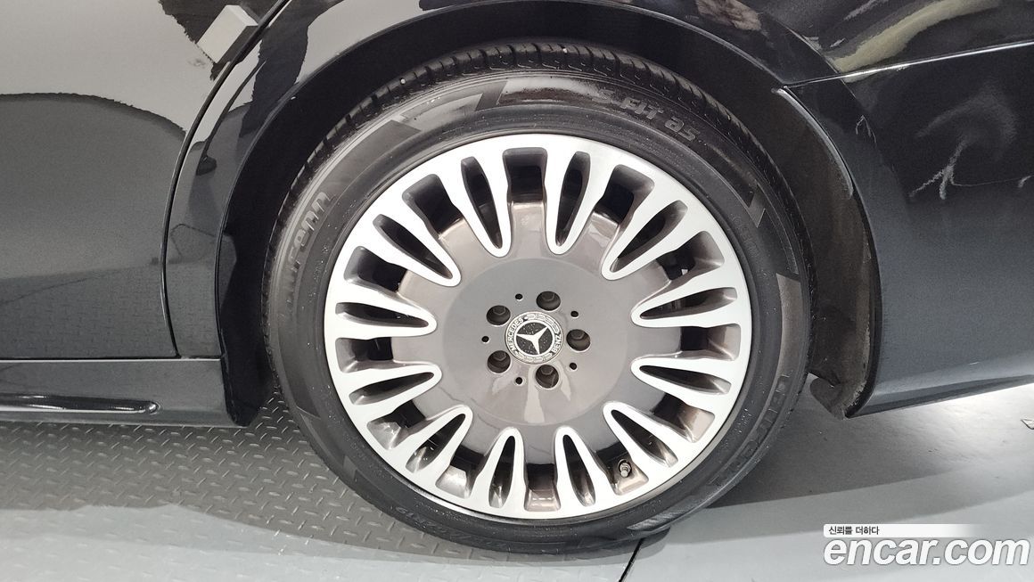 Mercedes-Benz S-Class 2020