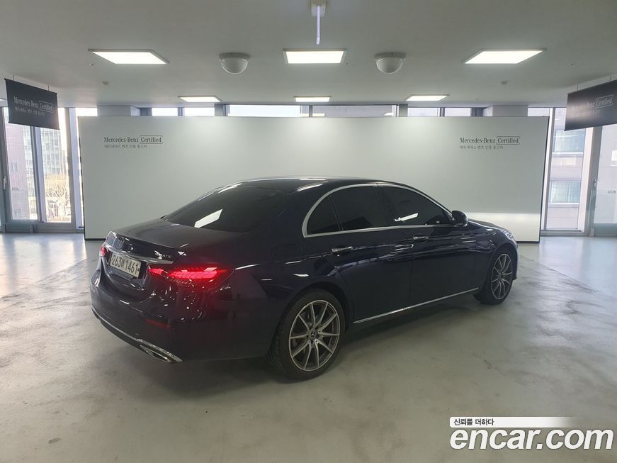 Mercedes-Benz E-Class 2022