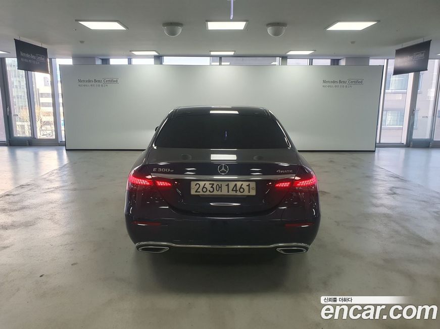 Mercedes-Benz E-Class 2022