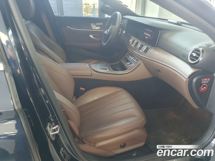 Mercedes-Benz E-Class 2022