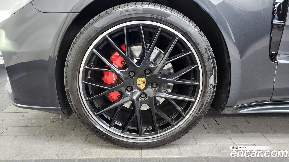 Porsche Panamera 2019