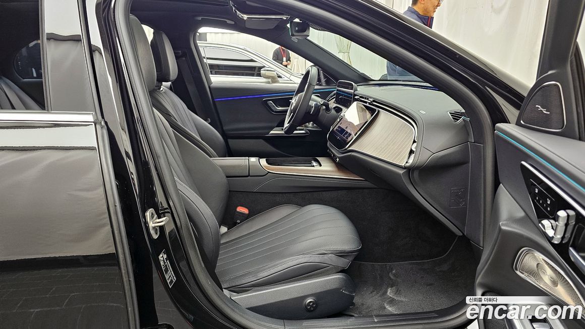 Mercedes-Benz E-Class 2025