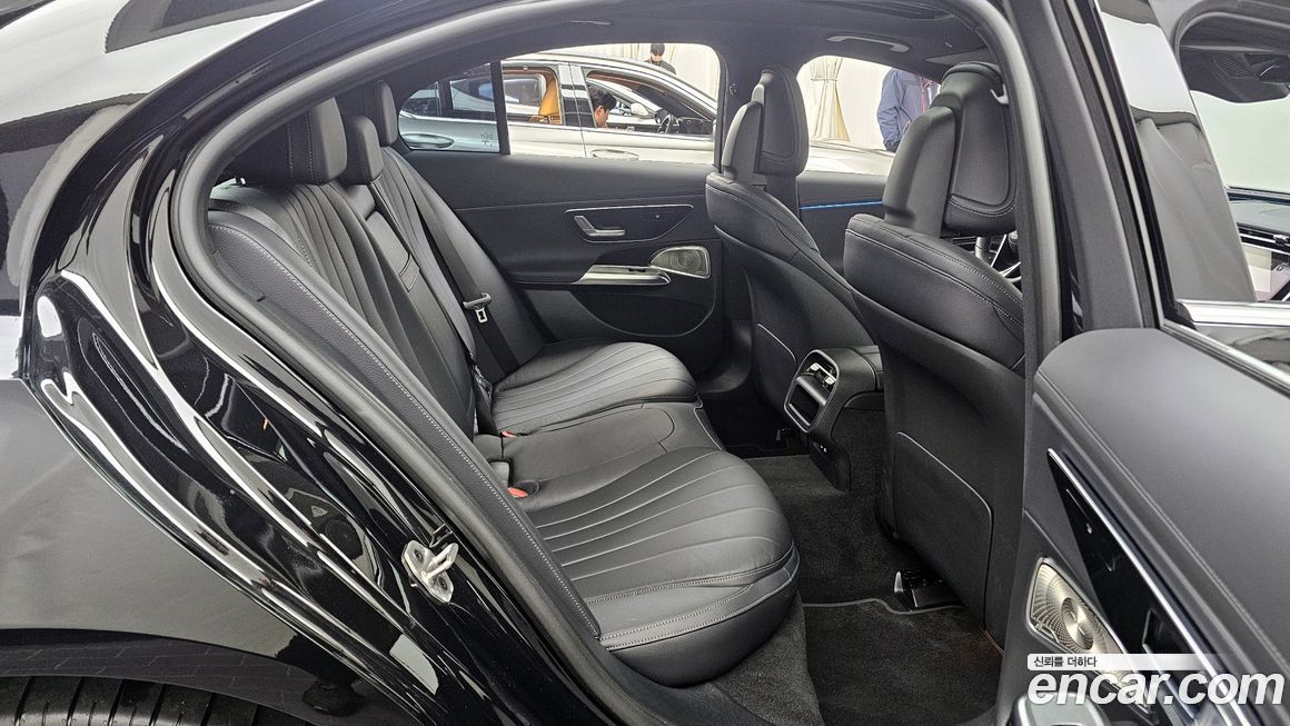 Mercedes-Benz E-Class 2025