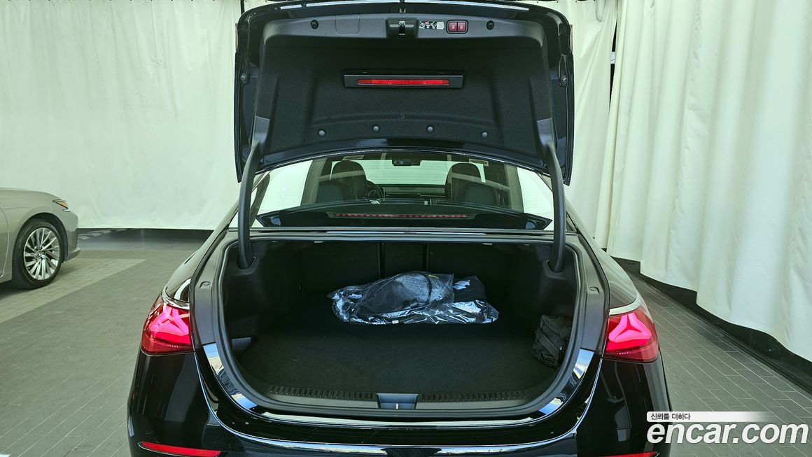 Mercedes-Benz E-Class 2025