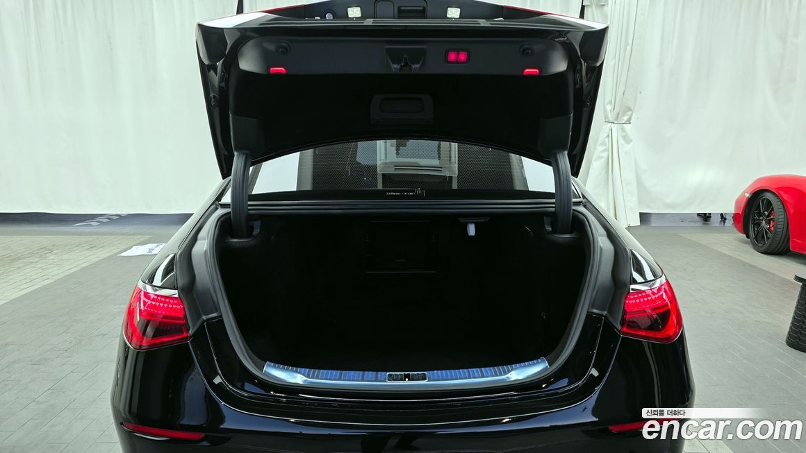 Mercedes-Benz S-Class 2021