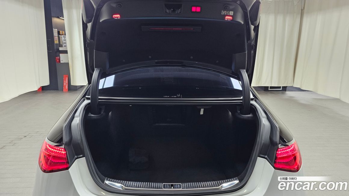 Mercedes-Benz S-Class 2022