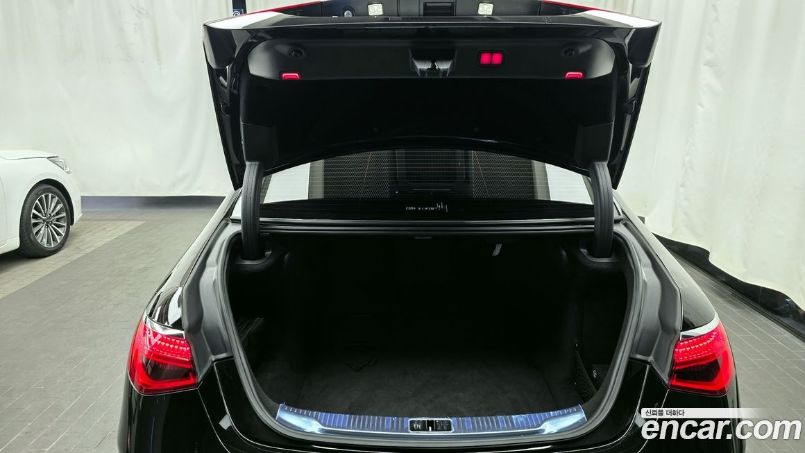 Mercedes-Benz S-Class 2022