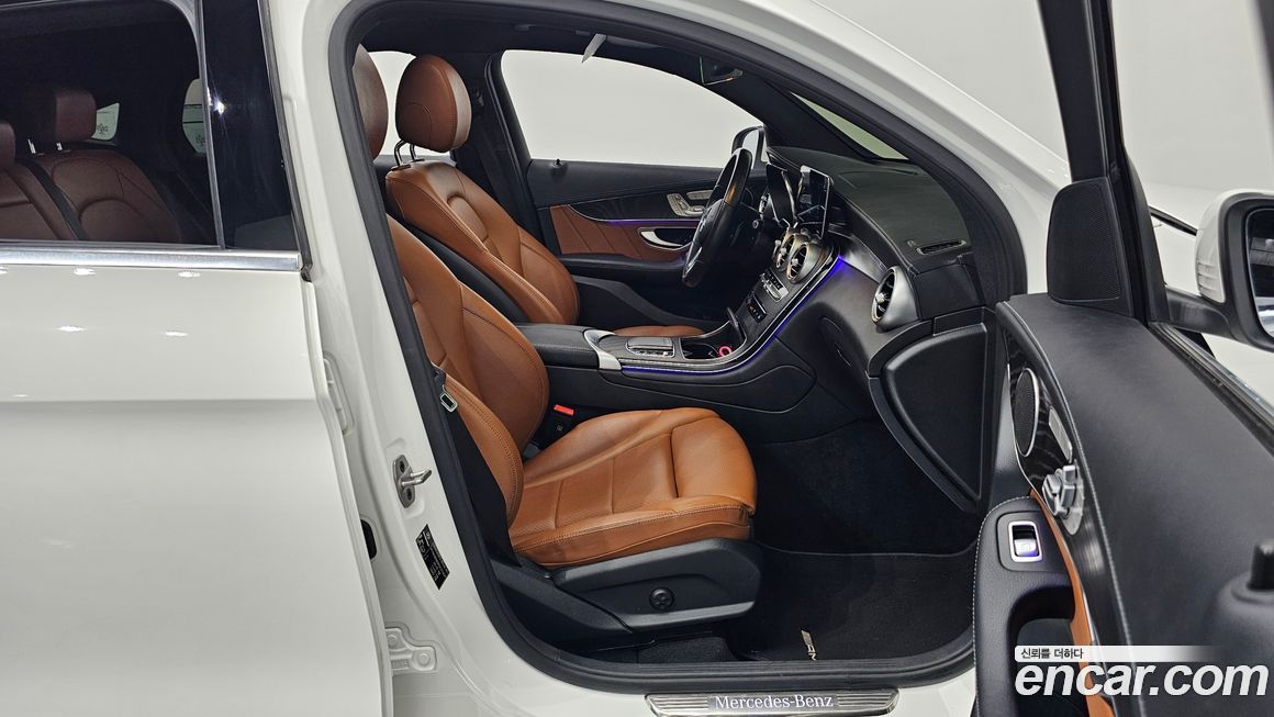 Mercedes-Benz GLC-Class 2023