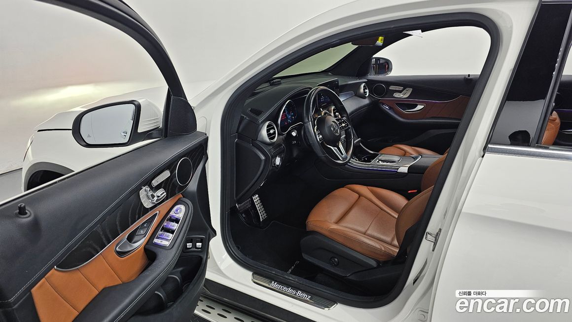 Mercedes-Benz GLC-Class 2023