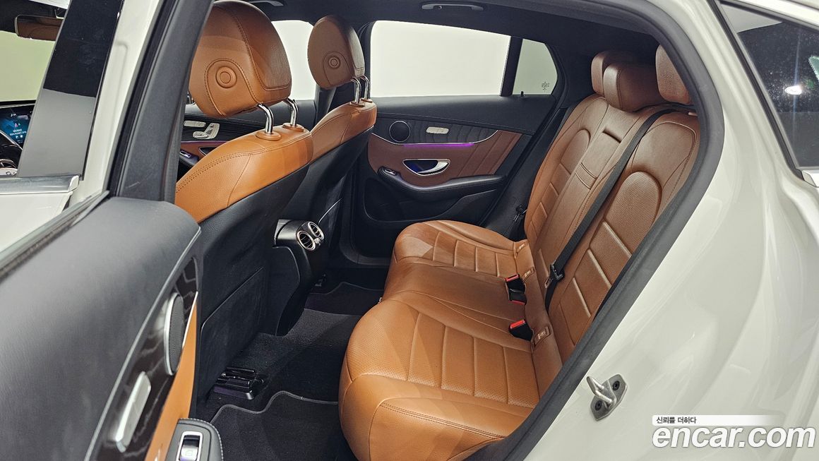 Mercedes-Benz GLC-Class 2023