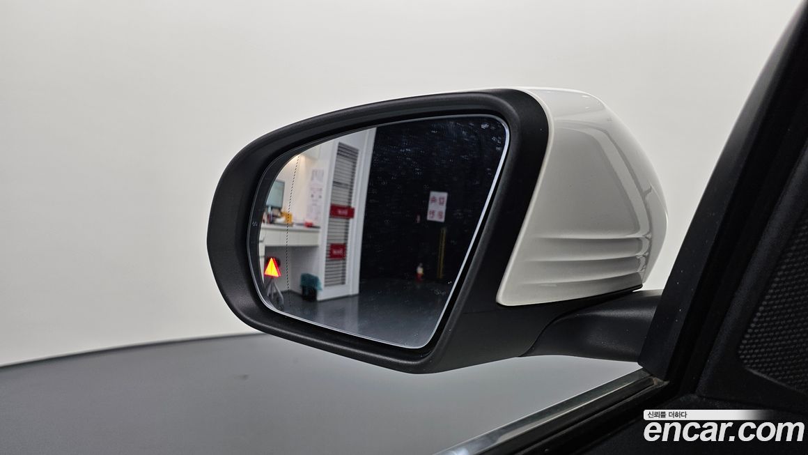 Mercedes-Benz GLC-Class 2023