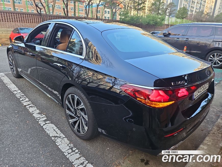 Mercedes-Benz E-Class 2025